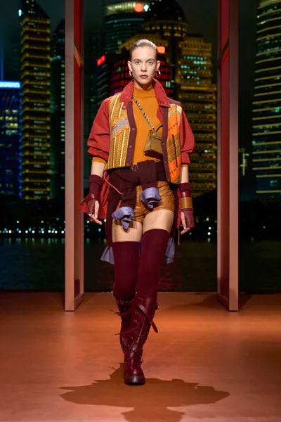 Look 34